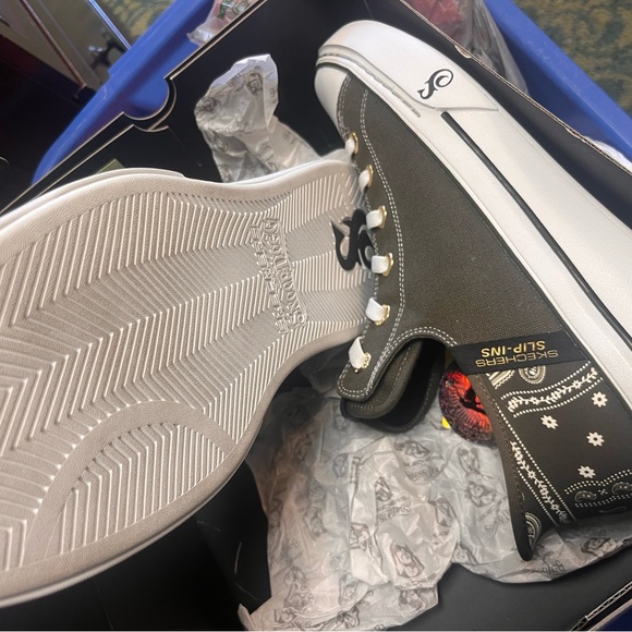 Skechers x Snoop Dogg Limited Edition Sneakers - Picture 5 of 10